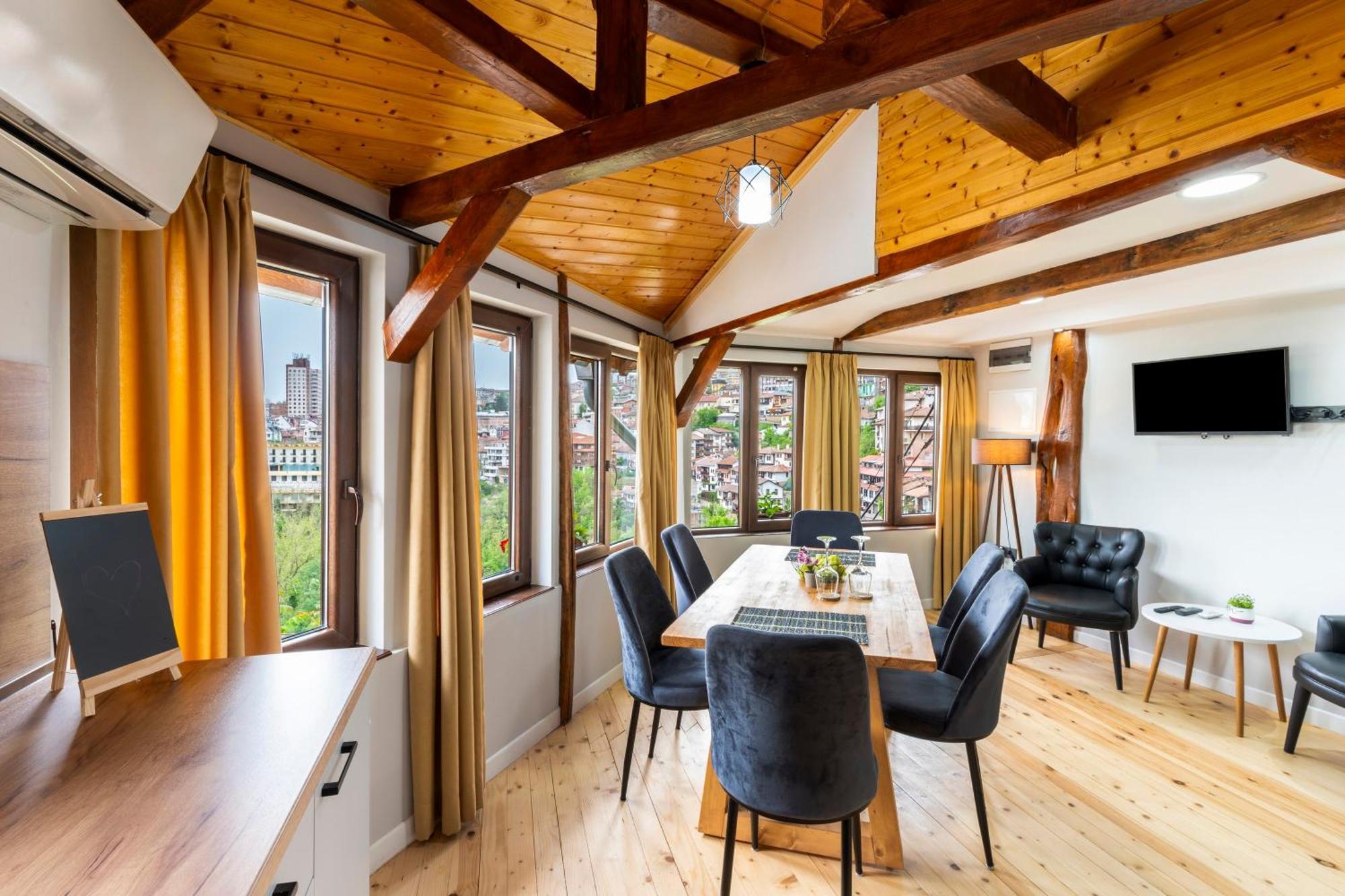 Bobevata Guest House - Floor 2 - Stunning View Old Town Veliko Tărnovo Esterno foto