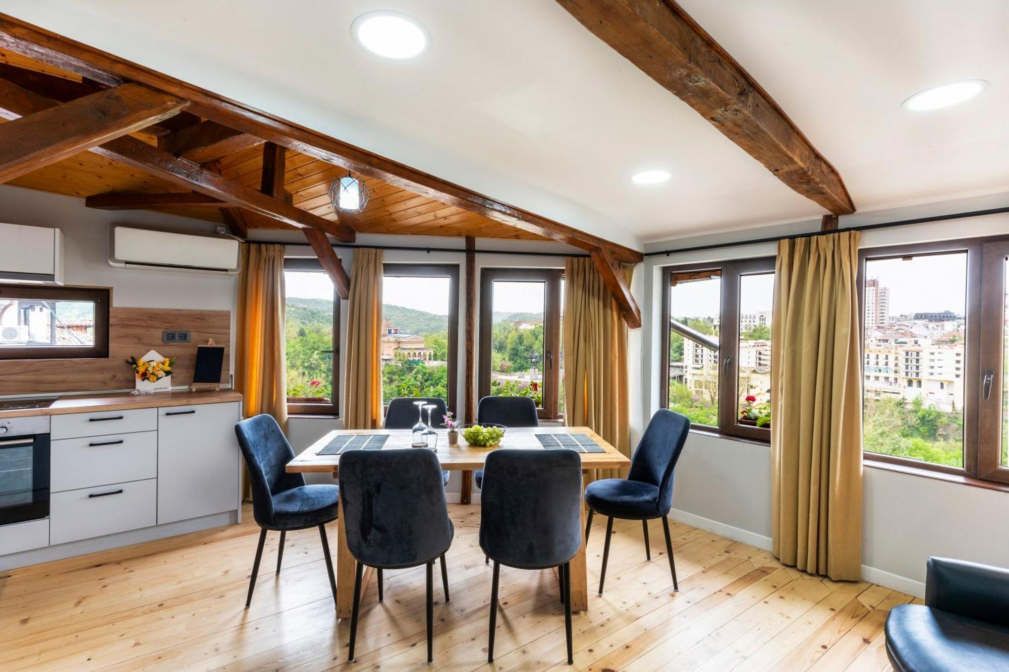 Bobevata Guest House - Floor 2 - Stunning View Old Town Veliko Tărnovo Esterno foto