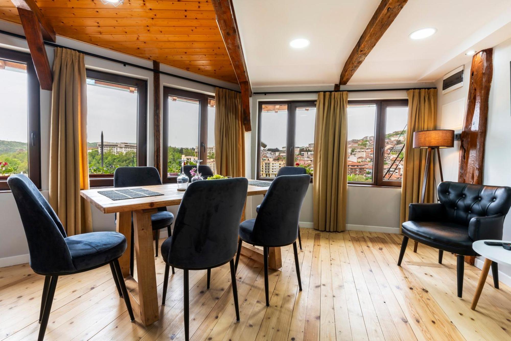 Bobevata Guest House - Floor 2 - Stunning View Old Town Veliko Tărnovo Esterno foto