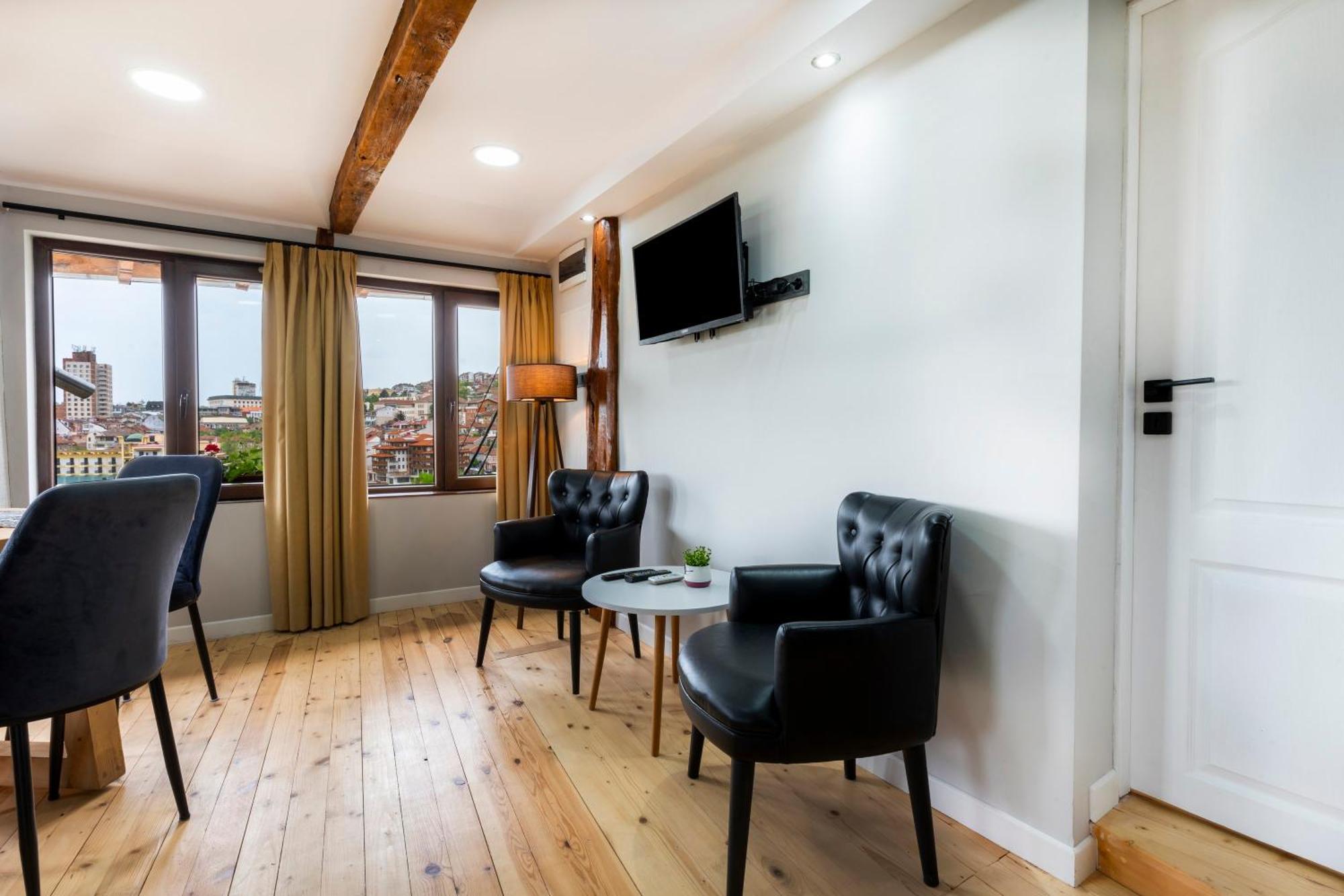 Bobevata Guest House - Floor 2 - Stunning View Old Town Veliko Tărnovo Esterno foto