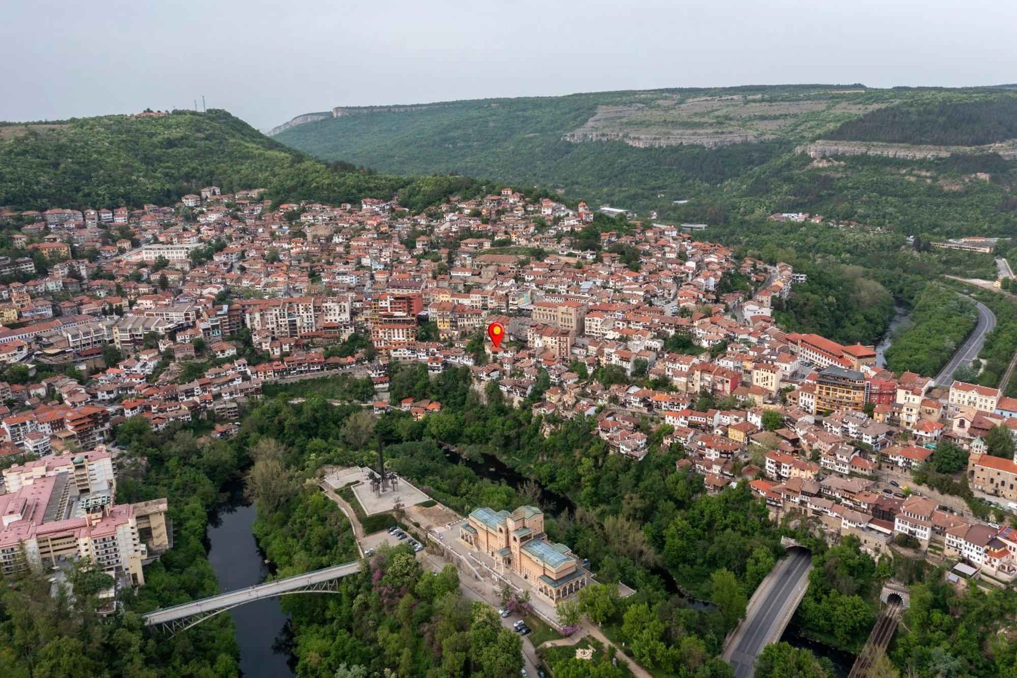 Bobevata Guest House - Floor 2 - Stunning View Old Town Veliko Tărnovo Esterno foto